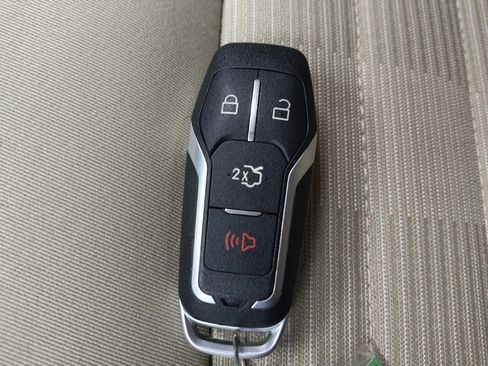 Used 2016 Ford Edge SEL FWD image 32