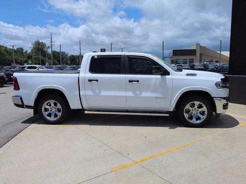 Used 2025 RAM 1500 Big Horn AWD/4WD image 2