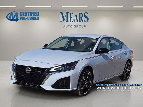 Used 2024 Nissan Altima 2.5 SR image 1