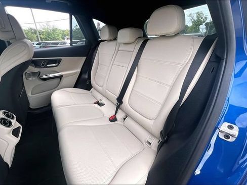 Used 2025 Mercedes-Benz GLC 300 4MATIC image 22