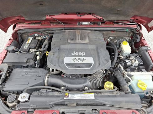 Used 2012 Jeep Wrangler Unlimited Sahara w/ Dual Top Group image 28