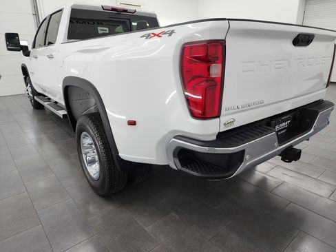 Used 2024 Chevrolet Silverado 3500 LTZ w/ LTZ Convenience Package image 6