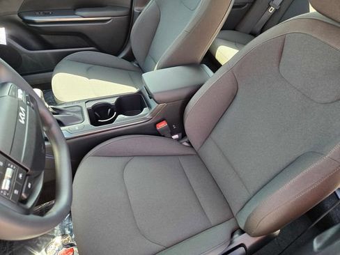 New 2026 Kia K4 FWD image 17