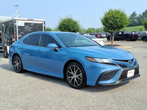 Used 2024 Toyota Camry SE FWD image 2