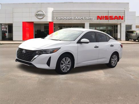 Used 2025 Nissan Sentra S image 7