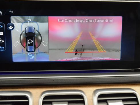 Used 2025 Mercedes-Benz GLS 450 4MATIC image 32