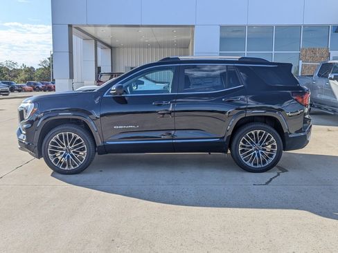 New 2026 GMC Terrain Denali w/ LPO, Floor Liner Package image 9