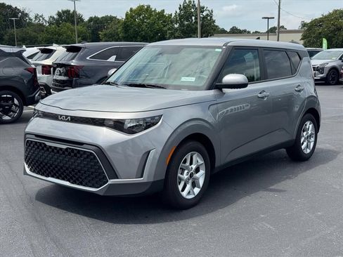 Certified 2025 Kia Soul LX w/ LX Technology Package FWD image 7
