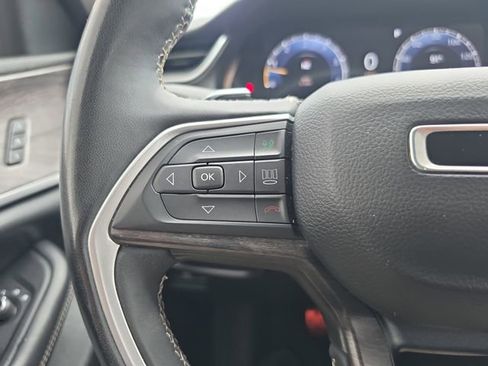 Used 2023 Jeep Grand Cherokee L Limited w/ Luxury Tech Group II RWD image 21