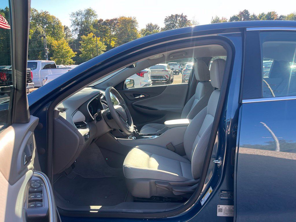 Used 2024 Chevrolet Malibu LS FWD image 18