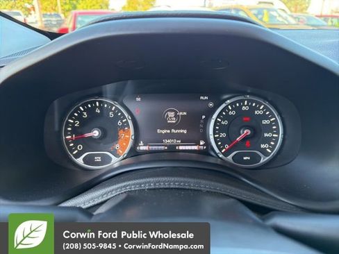 Used 2015 Jeep Renegade Trailhawk w/ Premium Leather Group AWD/4WD image 18