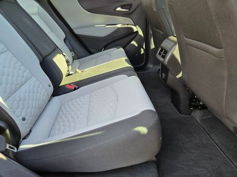 Used 2018 Chevrolet Equinox LT image 14