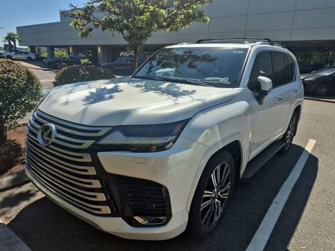 Certified 2024 Lexus LX 600 4WD w/ Luxury Package image 1