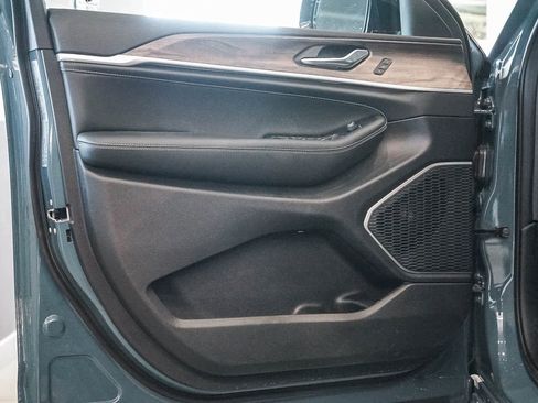 New 2026 Jeep Grand Cherokee L Limited image 21