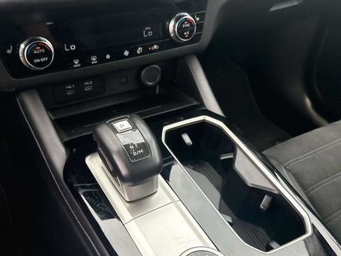 Used 2025 Mitsubishi Outlander SE FWD image 22