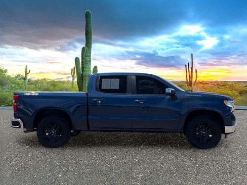Used 2022 Chevrolet Silverado 1500 LT AWD/4WD image 6
