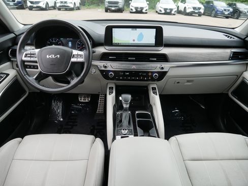 Certified 2022 Kia Telluride SX w/ Nightfall Edition Package AWD/4WD image 10