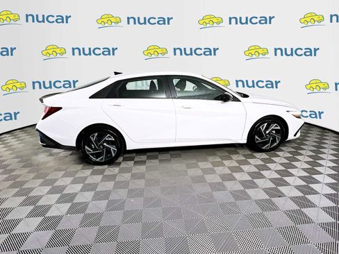Certified 2025 Hyundai Elantra Sport FWD image 8