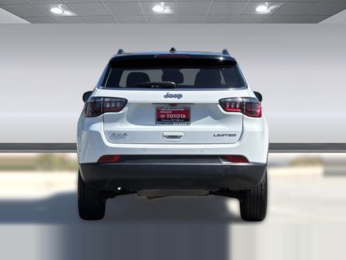 Used 2025 Jeep Compass Limited AWD/4WD image 10