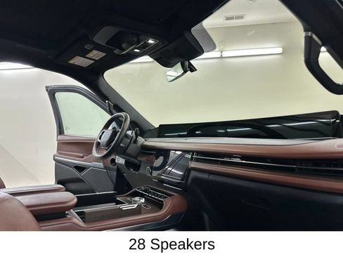 Used 2025 Lincoln Navigator Reserve AWD/4WD image 20