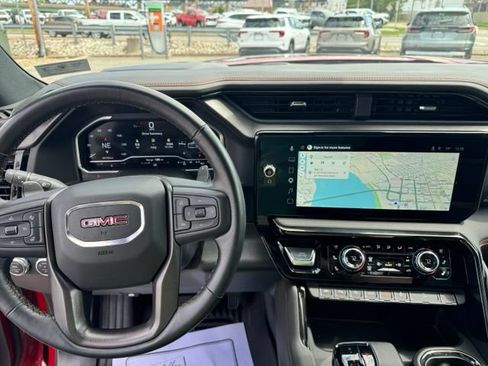 Used 2025 GMC Sierra 1500 AT4 w/ Technology Package AWD/4WD image 15
