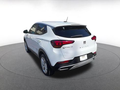 Used 2025 Buick Encore GX Preferred AWD/4WD image 10