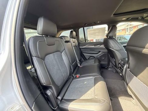 New 2026 Jeep Grand Cherokee Altitude AWD/4WD image 36