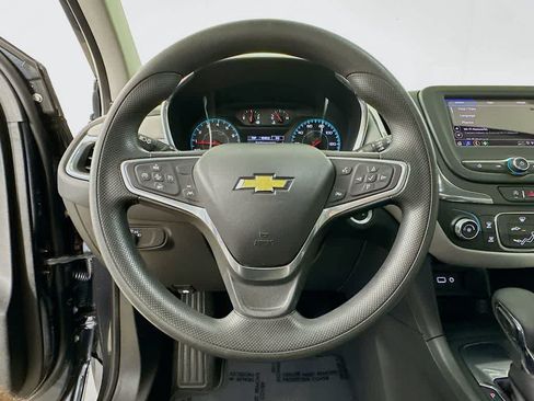 Used 2022 Chevrolet Equinox LS FWD image 16