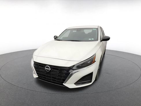 Used 2025 Nissan Altima 2.5 SV image 5