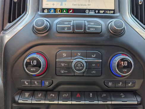 Used 2022 Chevrolet Silverado 2500 LTZ w/ LTZ Premium Package AWD/4WD image 17