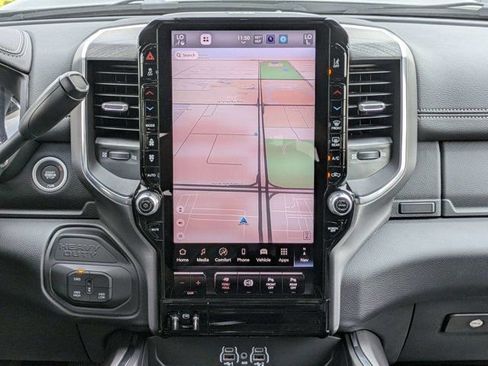 New 2026 RAM 2500 Laramie AWD/4WD image 18