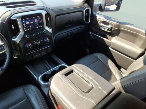 Used 2020 Chevrolet Silverado 2500 LTZ w/ LTZ Premium Package image 16