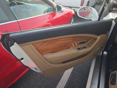 Used 2016 Bentley Continental GT image 12