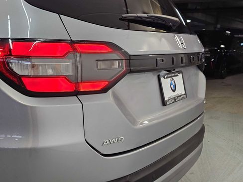 Used 2023 Honda Pilot Elite image 7