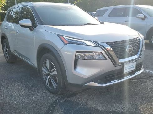Used 2021 Nissan Rogue Platinum FWD image 1