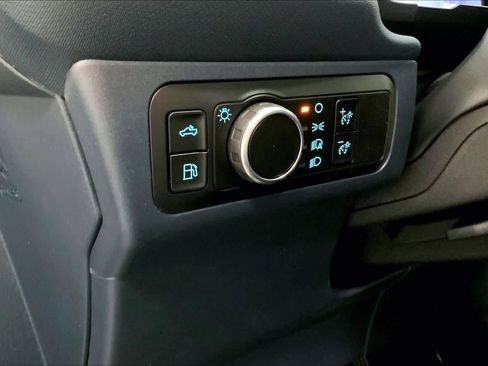 New 2025 Ford Maverick XL image 19