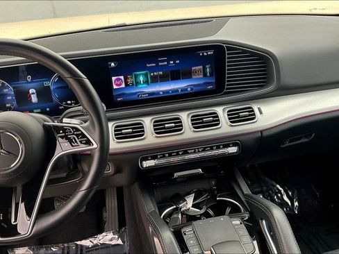 Used 2024 Mercedes-Benz GLE 450e 4MATIC image 8