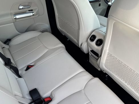 Certified 2024 Mercedes-Benz EQB 300 4MATIC image 31