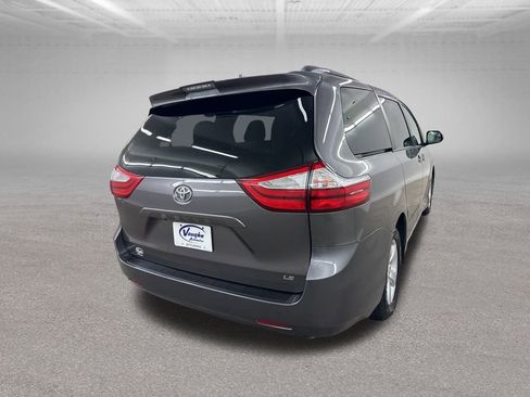 Used 2019 Toyota Sienna LE image 11
