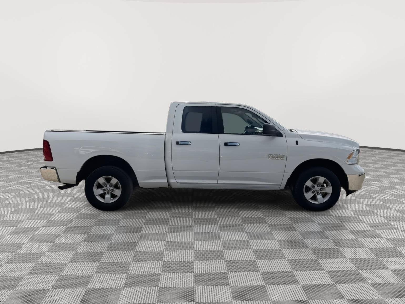 Used 2016 RAM 1500 Classic SLT AWD/4WD image 9