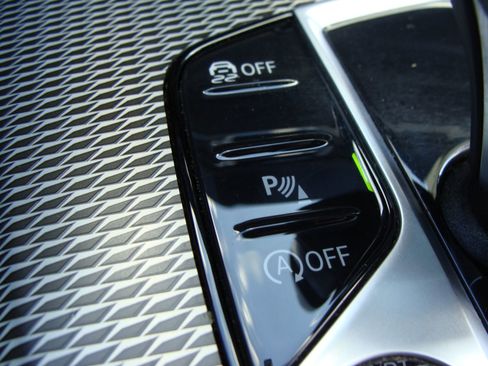 Used 2021 BMW X5 M50i w/ Executive Package image 26