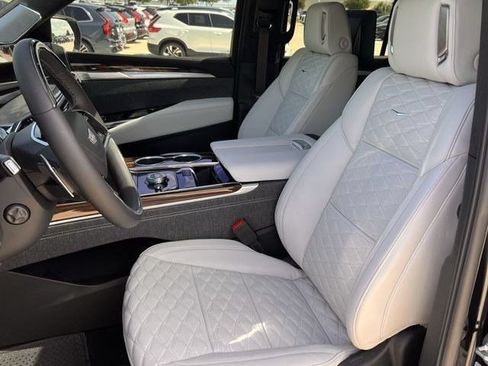 New 2026 Cadillac Escalade ESV Platinum Sport AWD/4WD image 21