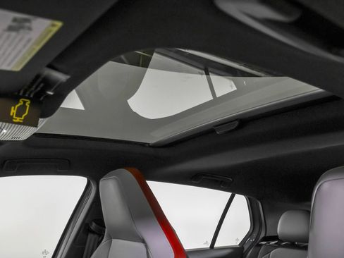 New 2026 Volkswagen GTI SE FWD image 32