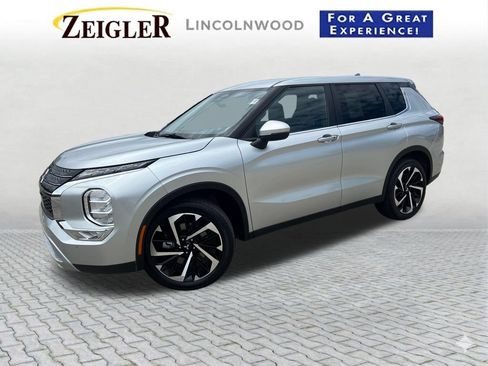 Used 2024 Mitsubishi Outlander SE FWD image 2