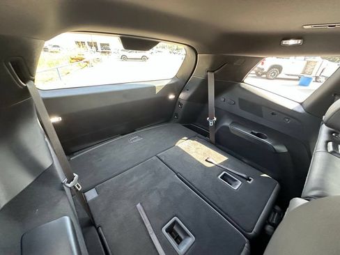 Used 2024 Cadillac XT6 Luxury FWD image 19