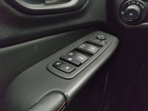 Used 2022 Jeep Cherokee Trailhawk w/ Sun, Sound & Nav Group image 27