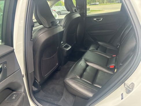 Used 2023 Volvo XC60 B5 Core w/ Climate Package AWD/4WD image 6