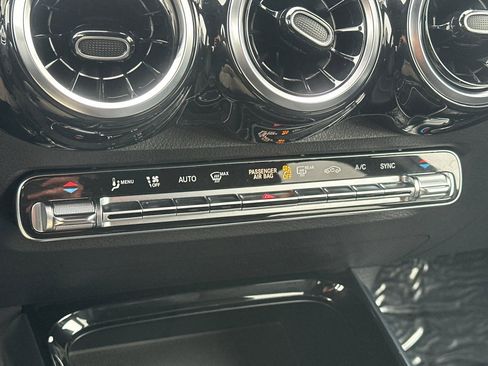 Certified 2022 Mercedes-Benz GLB 250 4MATIC image 20