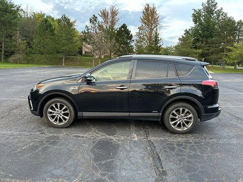 Used 2017 Toyota RAV4 Limited w/ Advanced Technology Package AWD/4WD image 4