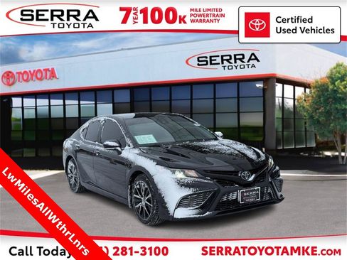 Used 2023 Toyota Camry SE image 1